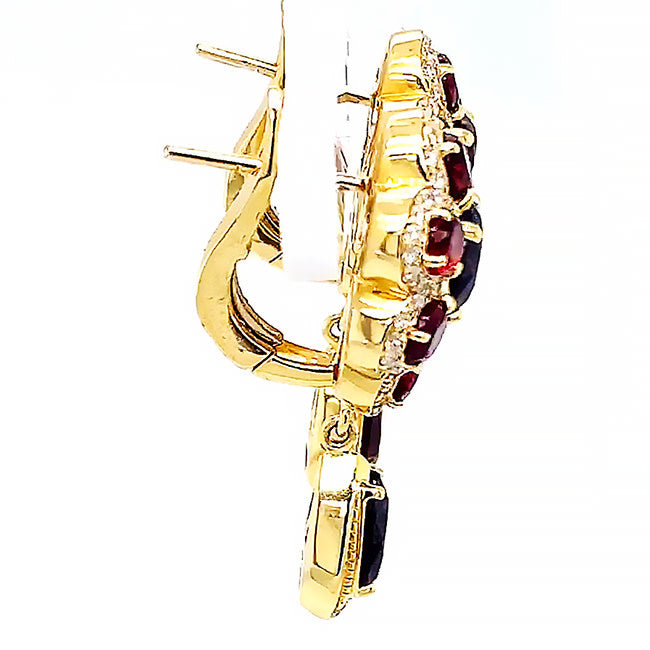 18 kt hanging yellow gold earrings with garnets and diamonds
