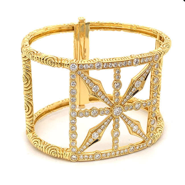 18 kt gold bangled bracelet with diamonds